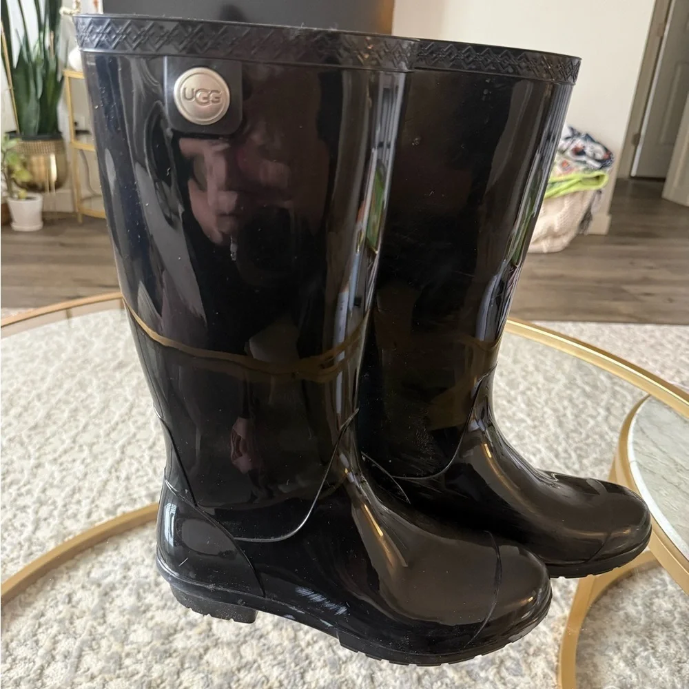 UGG WOMEN'S SHAYE RAIN BOOTS - ROUND TOE, SHEEP/LAMB FUR LINED, 7 US
